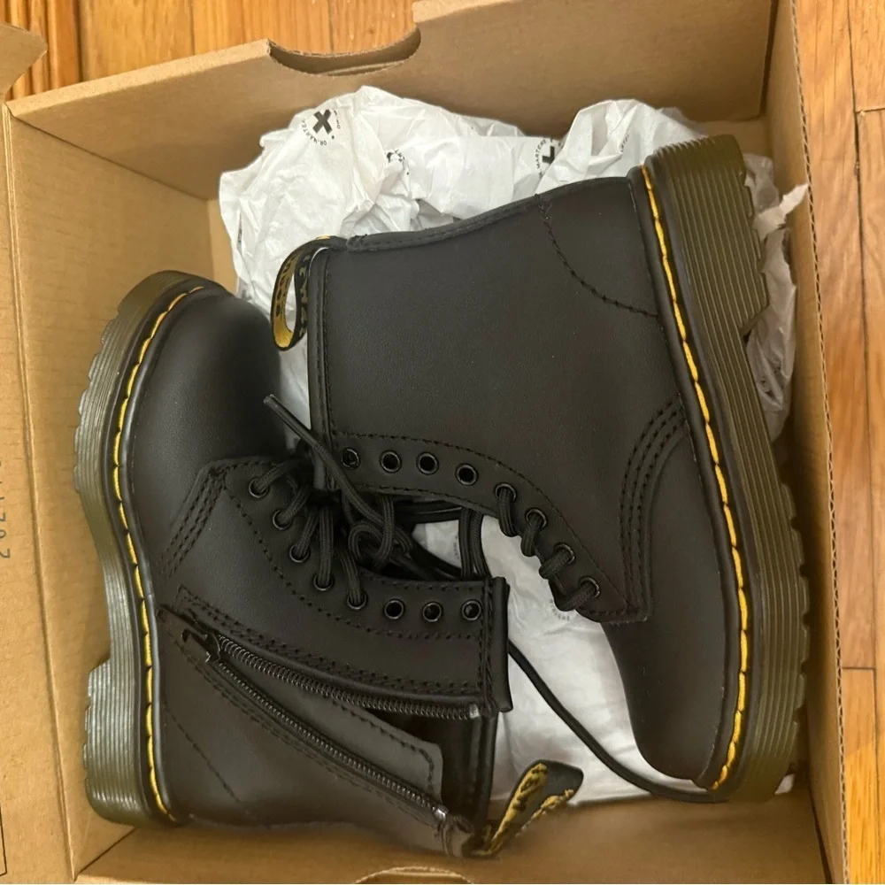 DR MARTENS TODDLER 1460 SOFTY T LEATHER LACE UP BOOTS US SIZE 7 ZIP SIDE NEW